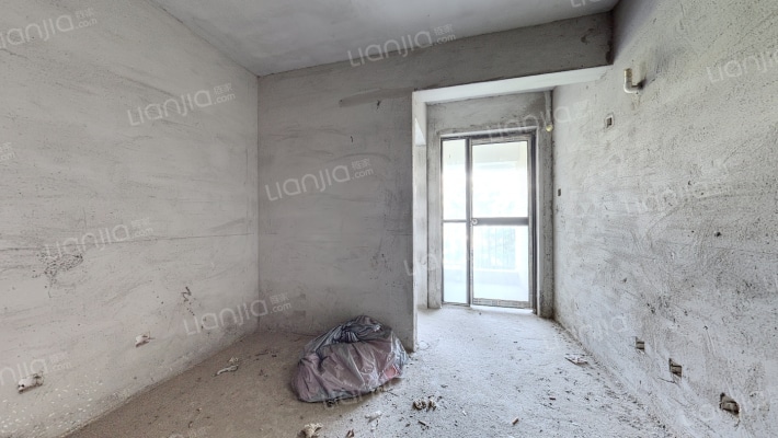 万润泰来大厦二手房实景图