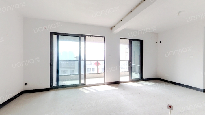 中梁·峯荟尚望二手房实景图