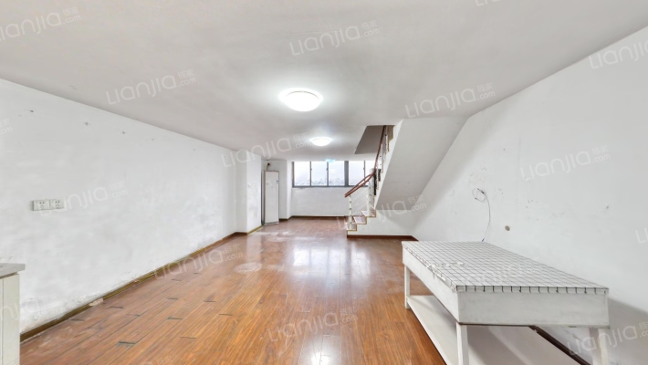 嘉信世纪大厦二手房实景图