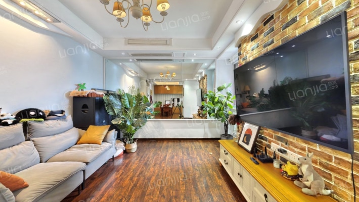 卧龙墨水湖边二手房实景图