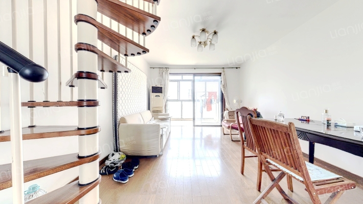 宝地绿洲城二手房实景图