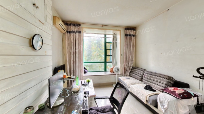 丛林背景二手房实景图