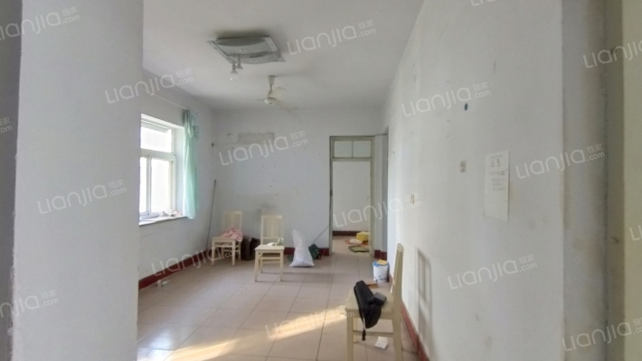 一塑料厂家属院二手房实景图