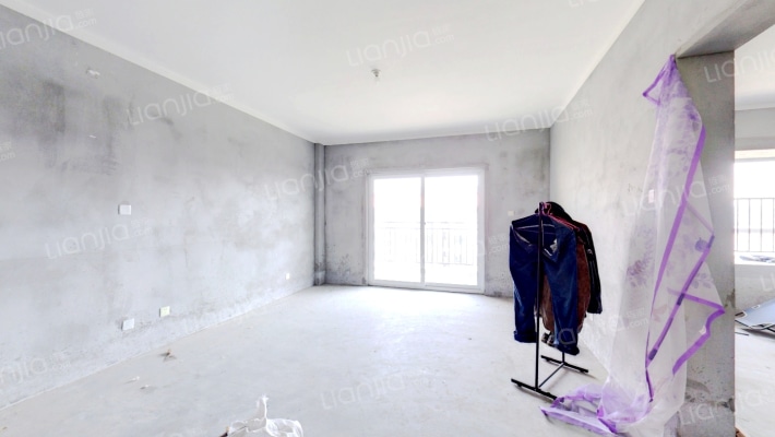 和春华府二手房实景图