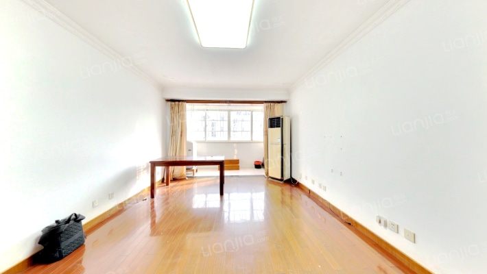 河畔雅苑二手房实景图