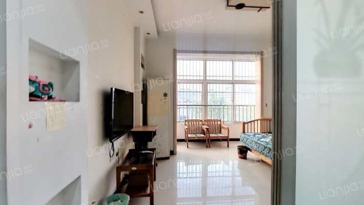 育新花园二手房实景图