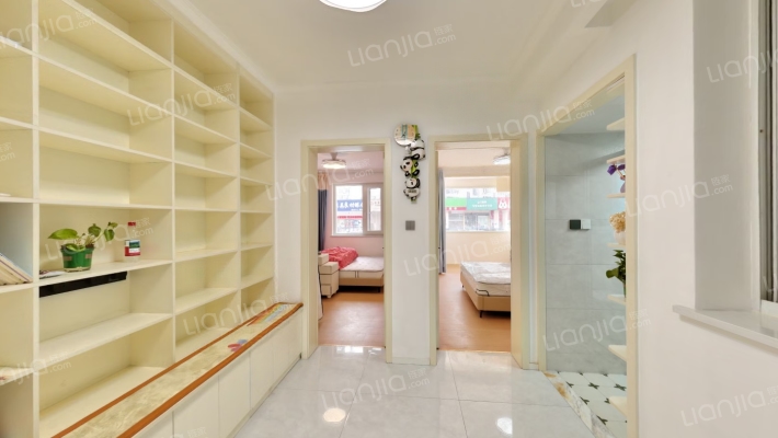 凤凰街84号二手房实景图