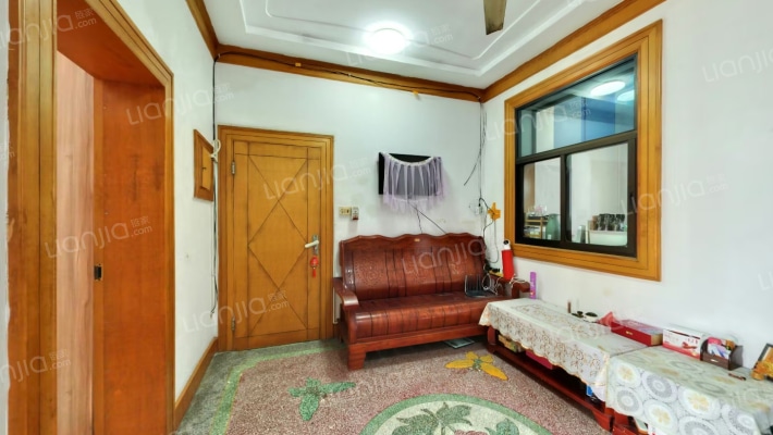 老皮防医院宿舍二手房实景图