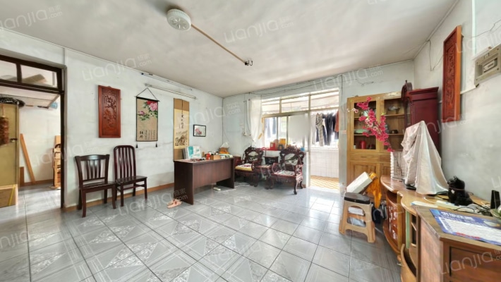 广场北街小区二手房实景图