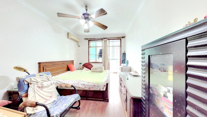 龙吴路13弄二手房实景图