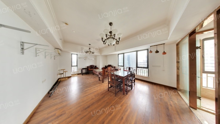 万达广场二手房实景图