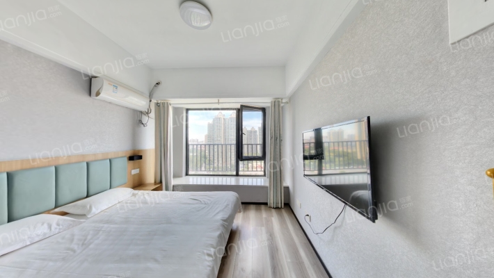 鲁商凤凰广场二期二手房实景图