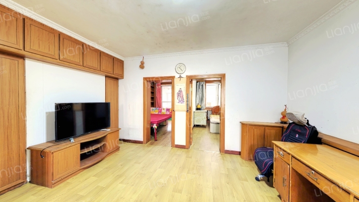 登峰街小区二手房实景图