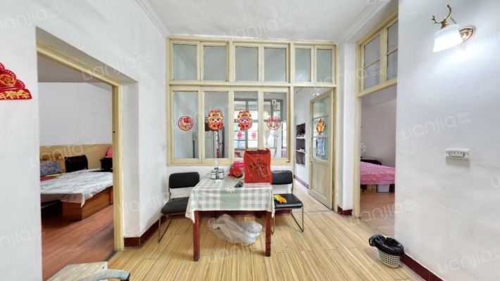 五层街45号院二手房实景图