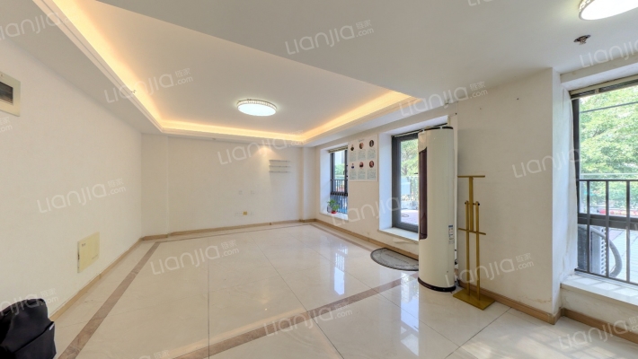 万科城商业街二手房实景图