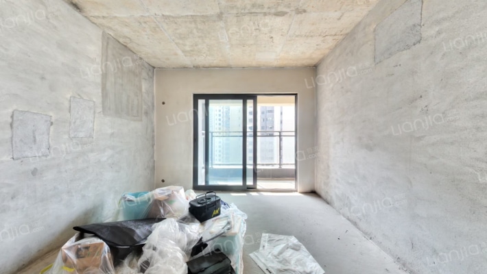 铂钻花园二手房实景图