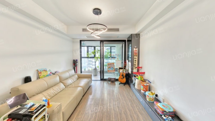 中海观江樾二手房实景图