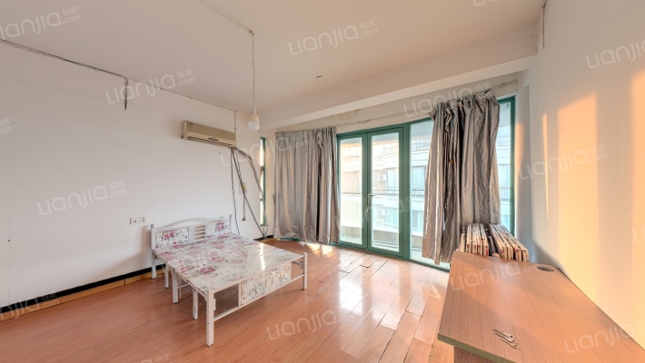 赛格特日月星苑西区二手房实景图