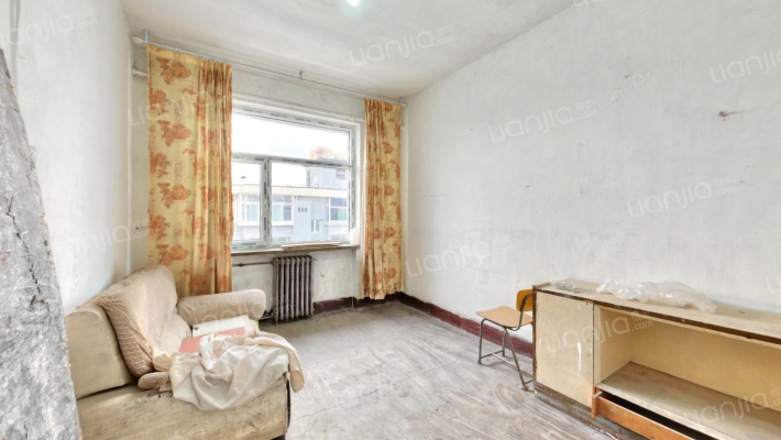 水泥厂80小区二手房实景图