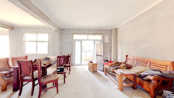 汉口湖畔洋房二手房实景图