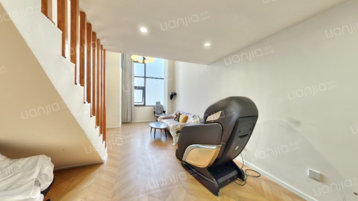 绿地中心二手房实景图