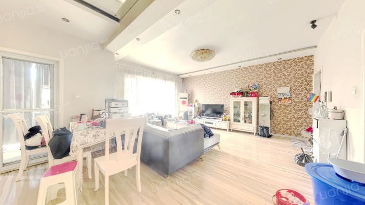 青房云上一期二手房实景图