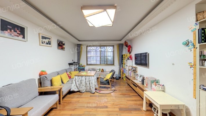 湘卫花苑二手房实景图