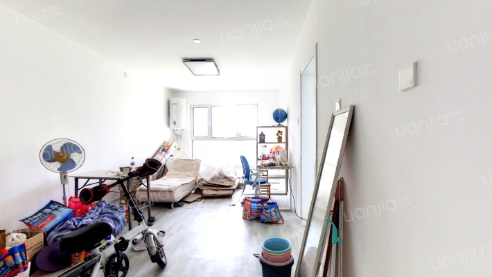 此房精装修的，诚心出售，可以看房子，我有房子视频-客厅