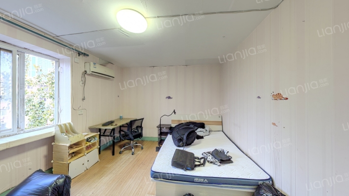 照湖里二手房实景图