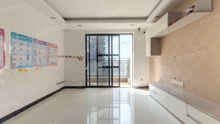 新世纪颐和居二手房实景图