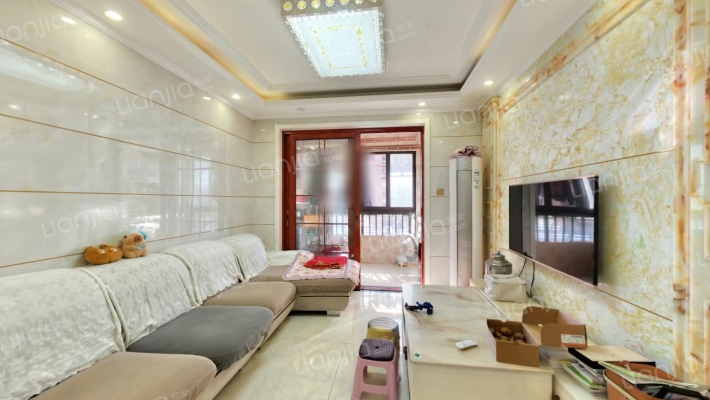 华地翡翠蓝湾二手房实景图