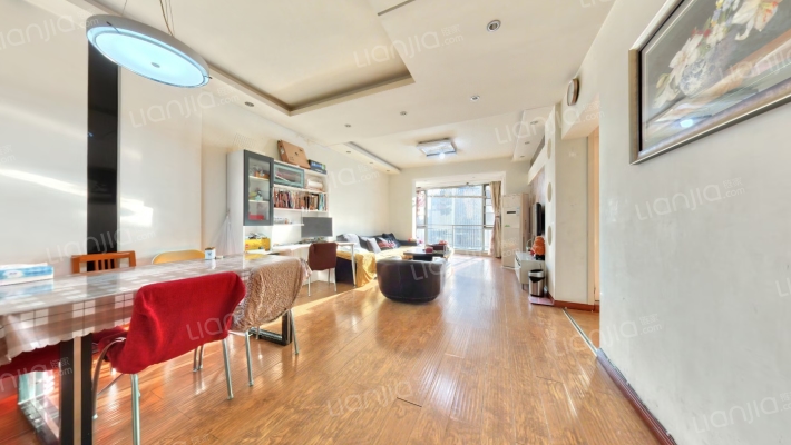 君临国际二手房实景图