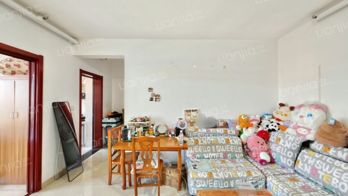 世贸中心二手房实景图