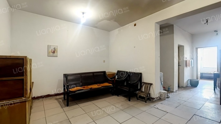 日杂小区二手房实景图