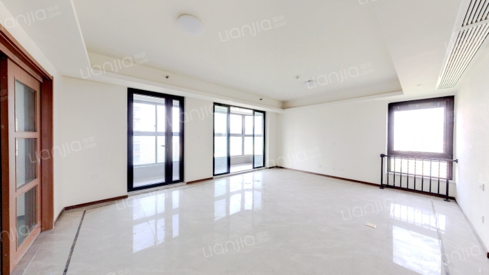 绿地中央广场六期二手房实景图