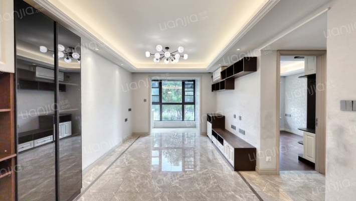 万科城湖心岛二手房实景图