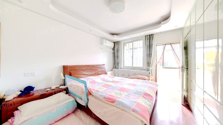 云盘一村二手房实景图