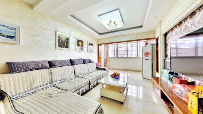 百盛街二手房实景图