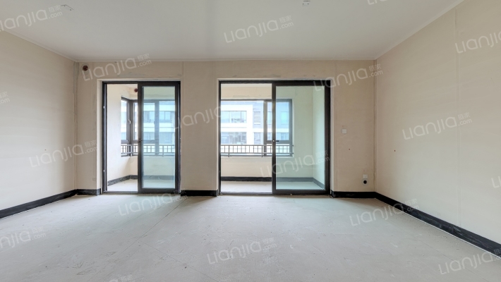 龙湖山前二手房实景图