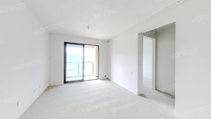 鹿屿华庭二手房实景图