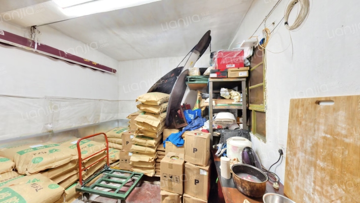 西七路159-271号二手房实景图