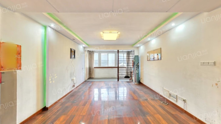 雄镇家园二手房实景图