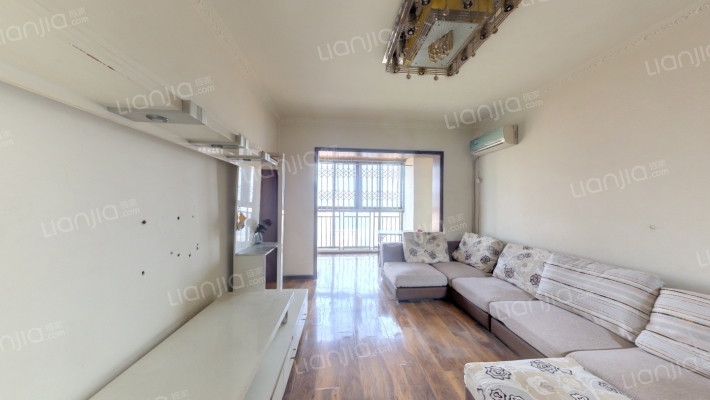 锦泰河畔二手房实景图