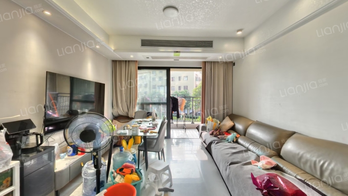 远洋天成二手房实景图