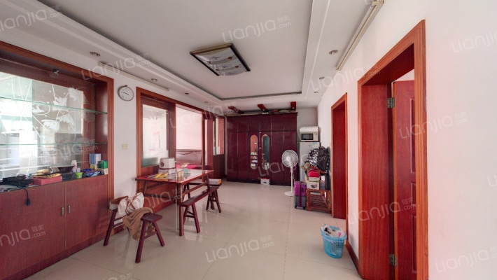 日新新村二手房实景图