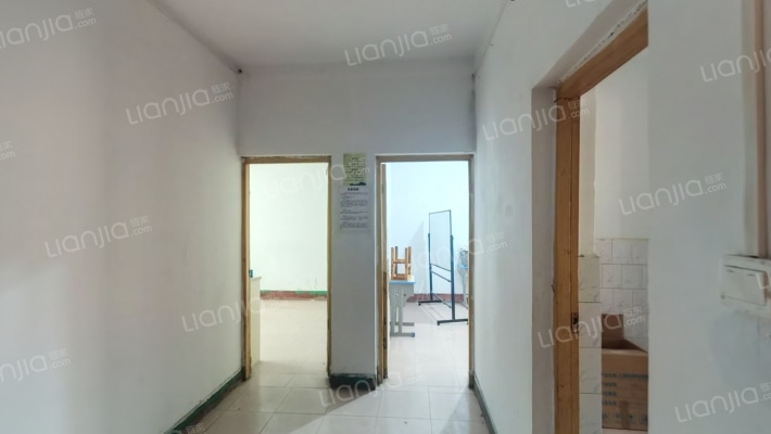 皮鞋厂楼二手房实景图