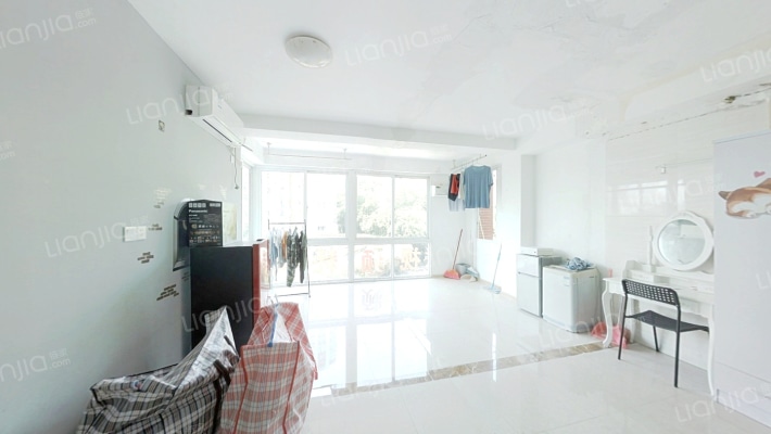 山水公寓二手房实景图