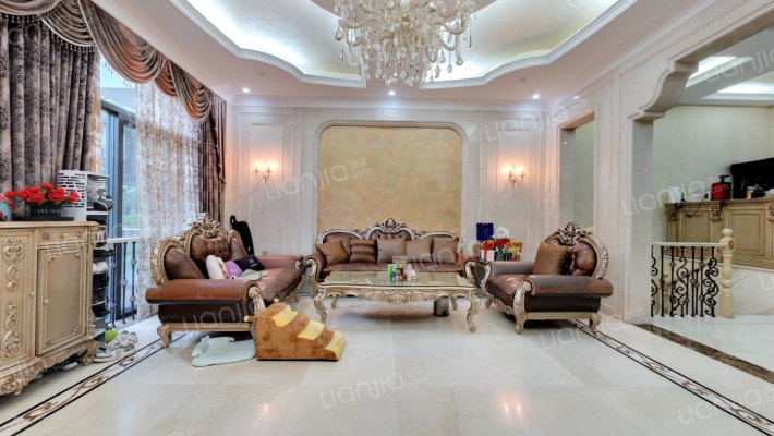 卓越维港南区二手房实景图