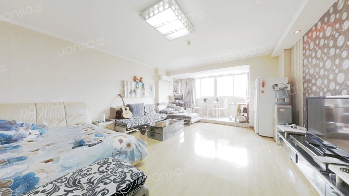 名人居二手房实景图