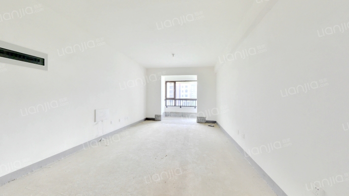 绿地雪莱小镇二手房实景图